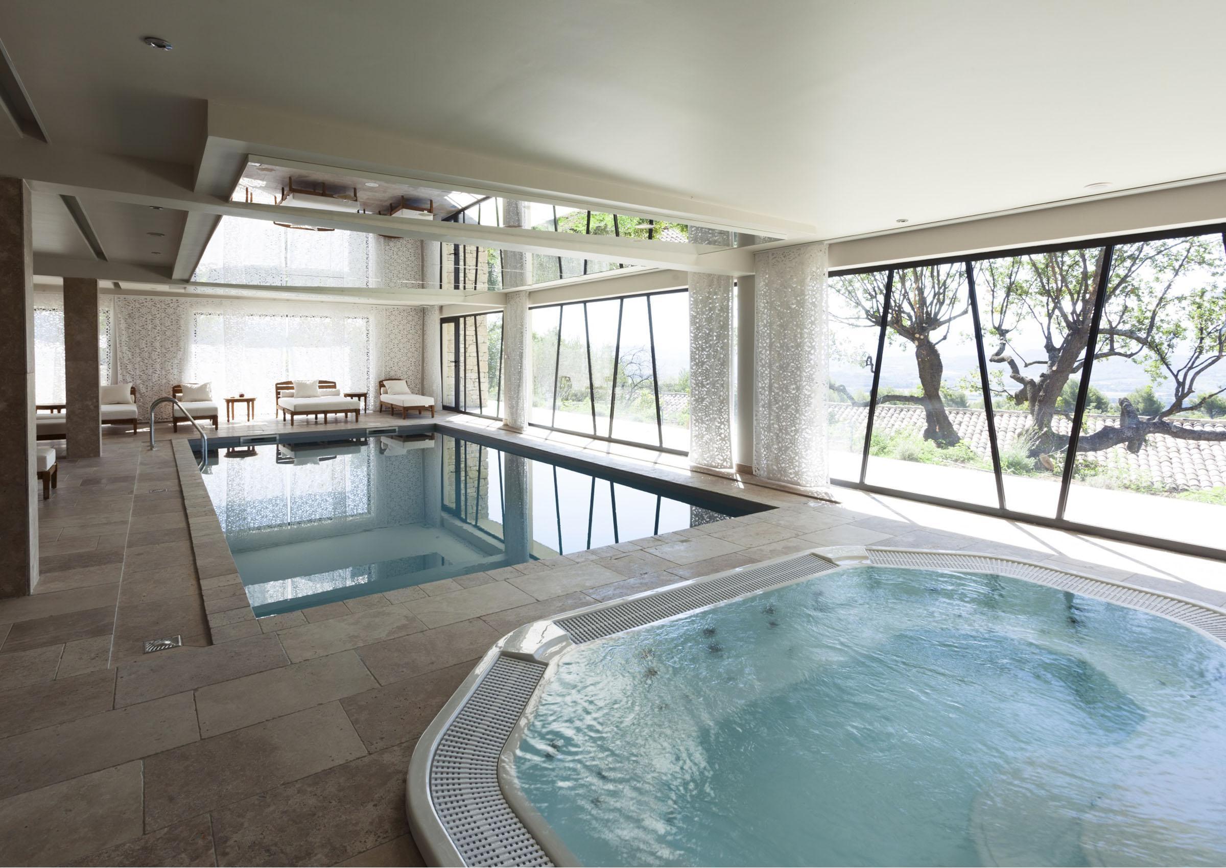 Le Mas des Herbes Blanches et Spa list